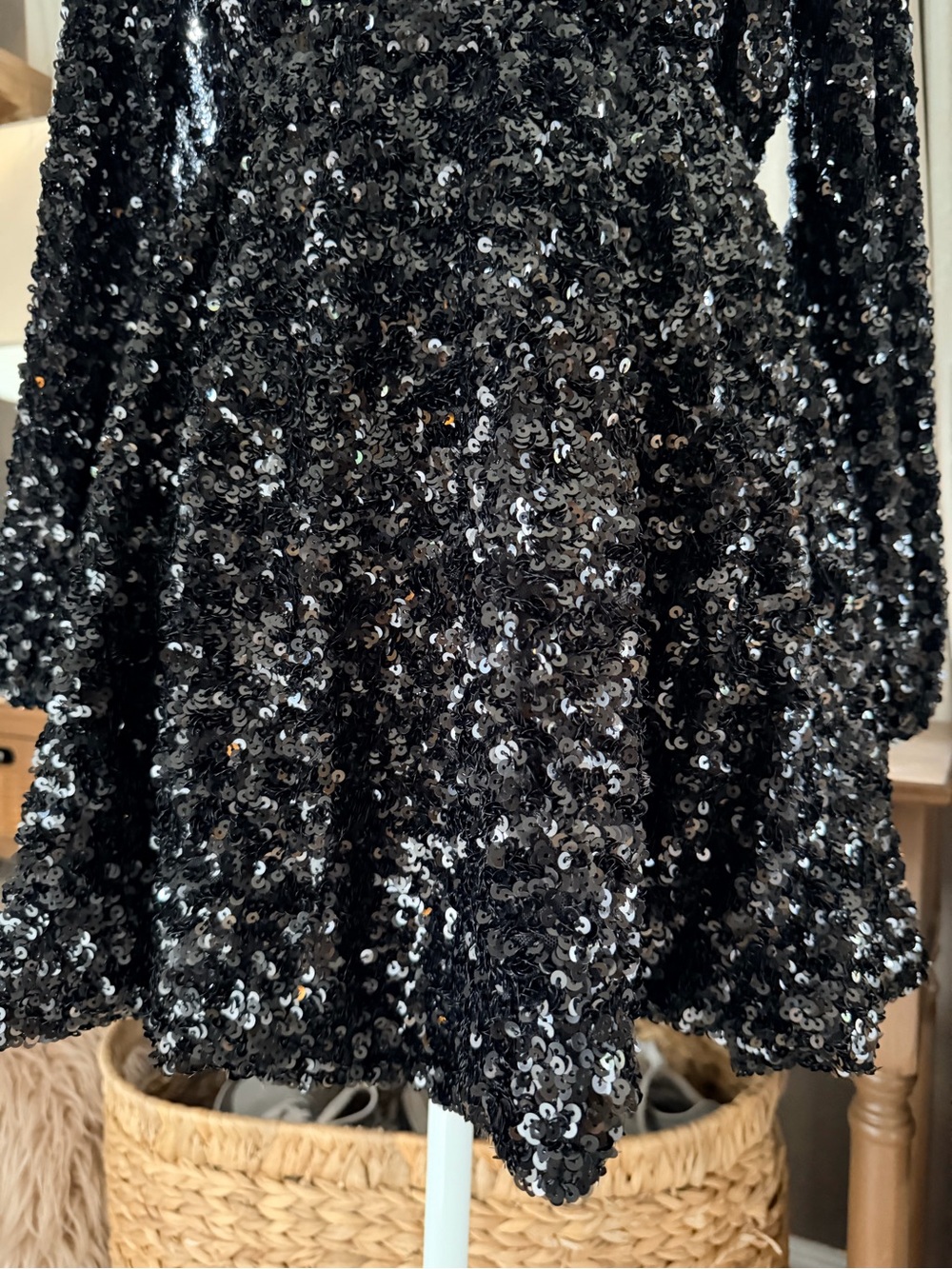Sunday’s in Brooklyn Black Sequin Mini Dress Long Sleeve Open Back Sz Xs - Picture 5 of 8